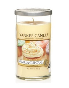 Yankee Candle Pillar Medium Vanilla Cupcake 340 g